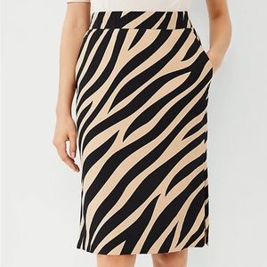 NWT Ann Taylor Zebra Striped Pencil Skirt Size M